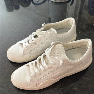 Dolce Vita White Low-Top Sneakers - size 9